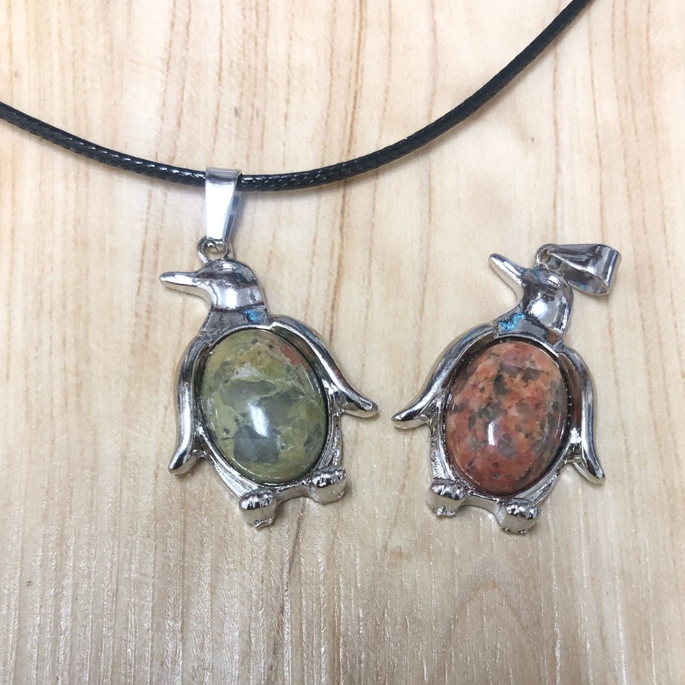 Unakite Natural Stone Penguin Shaped Pendant Necklace Healing Gemstone - Picture 5 of 7